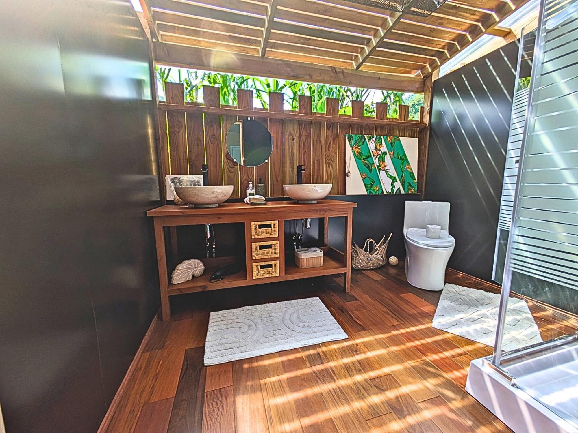 Natura Om Teahupoo Surf Lodge Toanoano Eksteriør bilde
